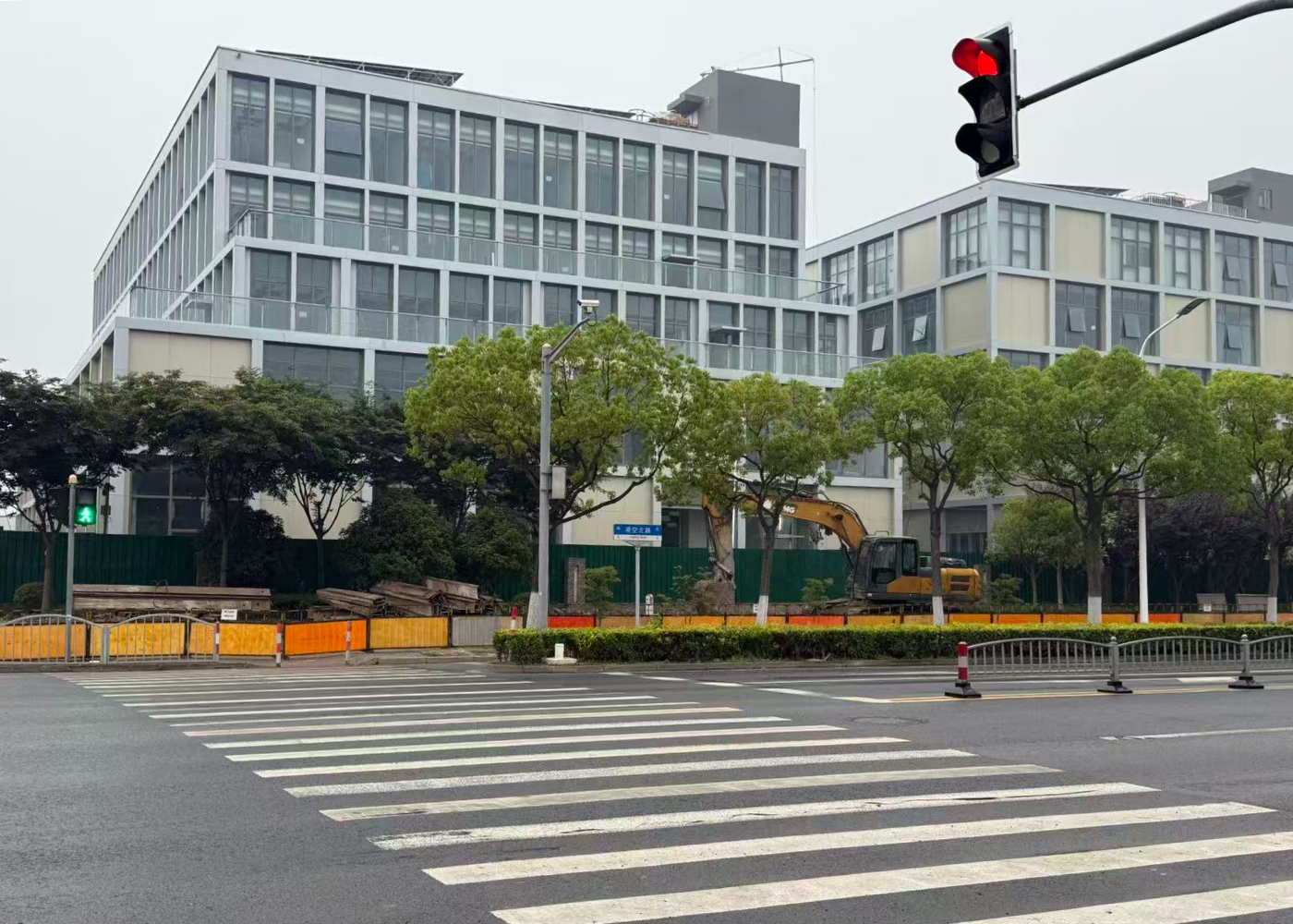 上海瑞柯恩项目选用恒开利挡烟垂壁